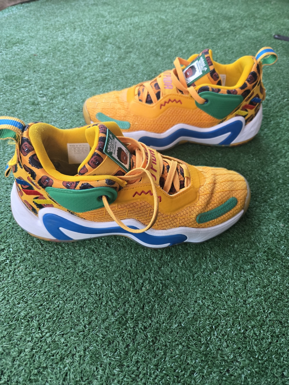 Adidas D.O.N. Issue #3 "Minifig - Picture 2 of 16